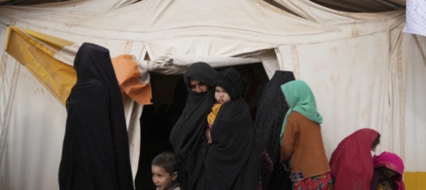 afghanistan-vietato-alle-donne-viaggiare-senza-un-parente-uomo