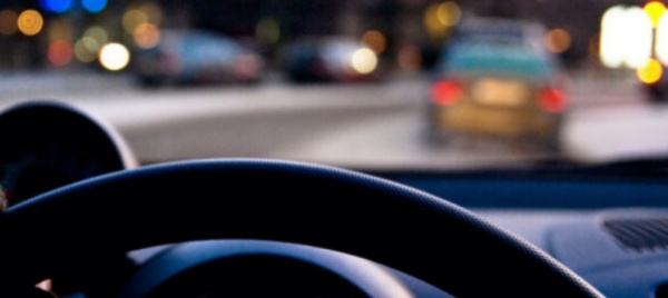 va-all-esame-di-guida-in-auto-e-viene-multata