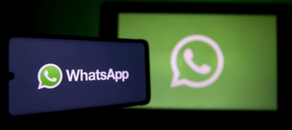 community-nuova-funzione-di-whatsapp-e-testata-su-iphone