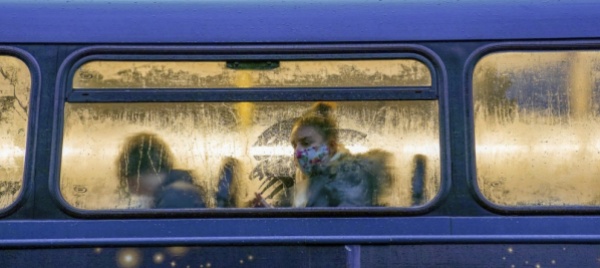 omicron-possibili-limitazioni-ai-trasporti-anche-in-svizzera