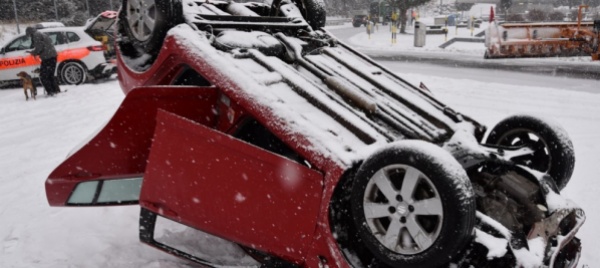 neve-e-pneumatici-estivi-disastro-assicurato