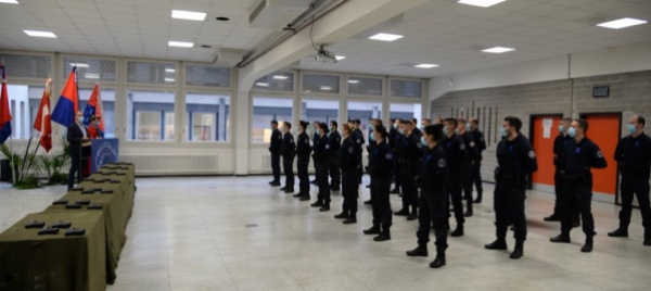 consegnata-l-arma-d-ordinanza-a-28-aspiranti-agenti-di-polizia