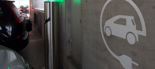 ricaricare-l-auto-elettrica-nel-condominio-istruzioni-per-l-uso