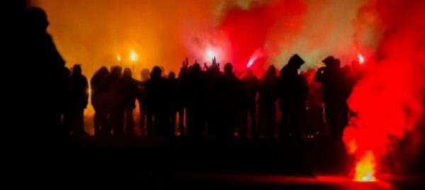 gli-ultras-dello-zurigo-aggrediscono-il-conducente-di-un-tram