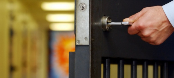 al-carcere-del-bassone-17-agenti-aggrediti-in-4-mesi