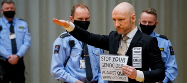 breivik-chiede-la-liberta-condizionale-e-fa-il-saluto-nazista