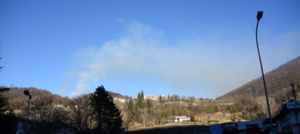 incendio-nei-boschi-sopra-castelrotto-ignote-le-cause