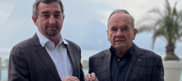 passaggio-di-consegne-all-ambassador-club-ceresio