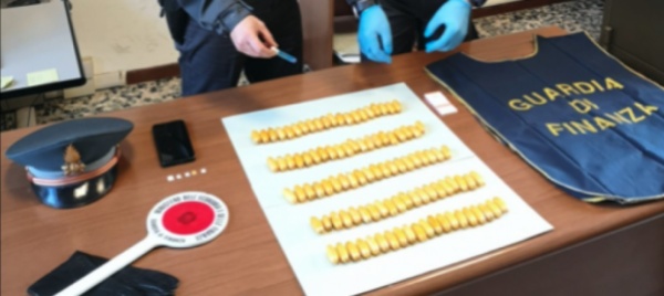 domodossola-arrestato-corriere-con-100-ovuli-di-cocaina