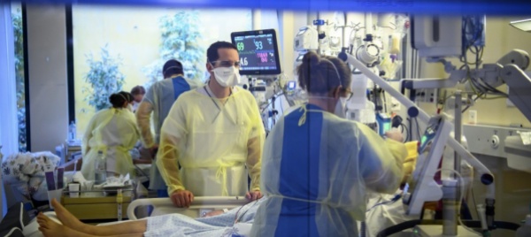 in-svizzera-in-calo-i-letti-covid-in-cure-intense