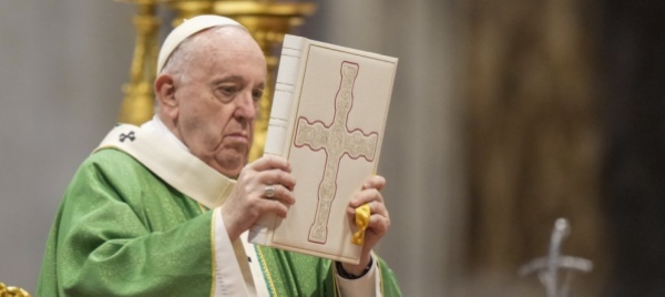 il-papa-ai-genitori-non-condannate-i-figli-gay