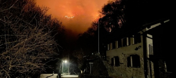 rogo-in-gambarogno-in-corso-l-evacuazione-di-indemini