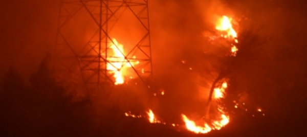 incendio-indomabile-in-gambarogno-evacuato-indemini
