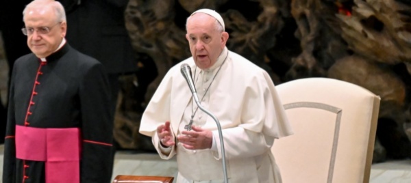 papa-francesco-i-genitori-non-condannino-i-figli-gay
