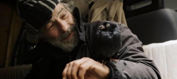 e-morto-monsieur-pigeon-clochard-dal-grande-cuore