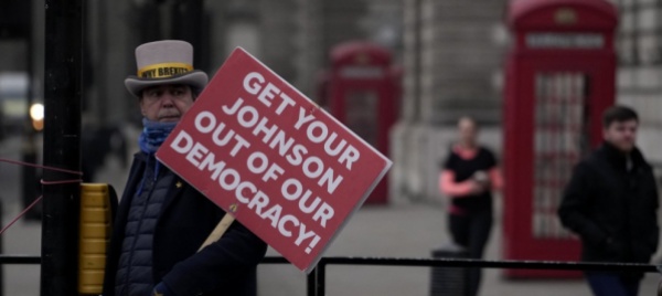 boris-johnson-la-polizia-indaga-sul-partygate