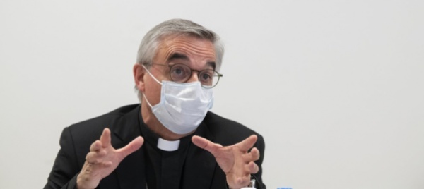piccolo-intervento-chirurgico-riuscito-per-il-vescovo-lazzeri