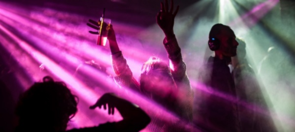 lugano-per-capodanno-in-discoteca-a-16-anni