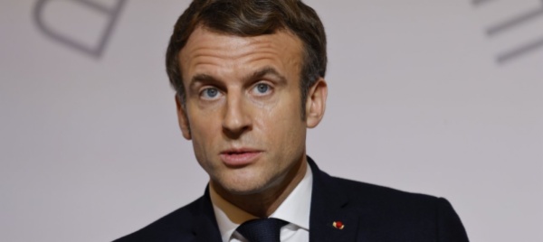macron-riconosce-le-colpe-della-francia-nel-massacro-di-algeri