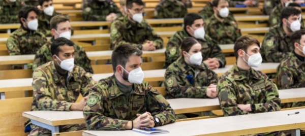 l-esercito-impone-l-obbligo-delle-mascherine-ffp2