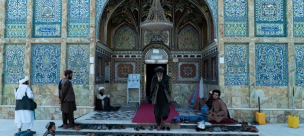 la-moschea-dove-nacque-il-mito-del-mullah-omar