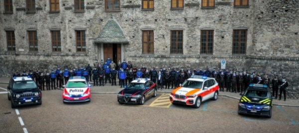 agenti-svizzeri-e-italiani-si-esercitano-per-le-pattuglie-miste