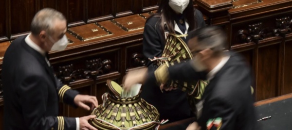 flop-casellati-ma-al-quirinale-si-avvicina-un-altra-donna