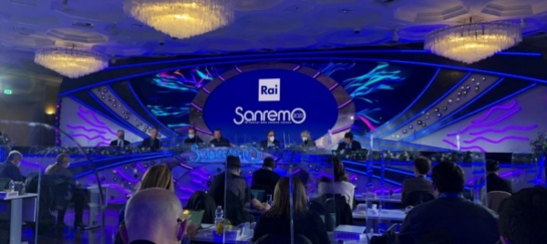 sanremo-amadeus-se-mi-ammalo-state-qui-con-me-10-giorni