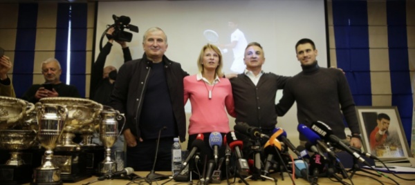 caso-djokovic-il-tennista-libero-e-gia-sul-campo