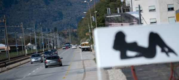 chiuso-per-fallimento-il-motel-castione-a-luci-rosse