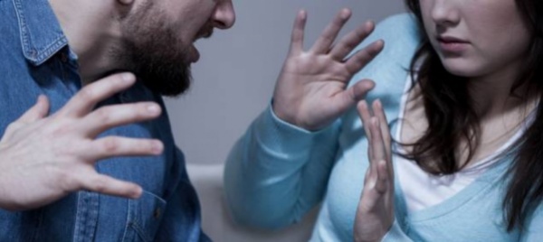 una-persona-su-due-in-svizzera-vive-o-conosce-relazioni-tossiche