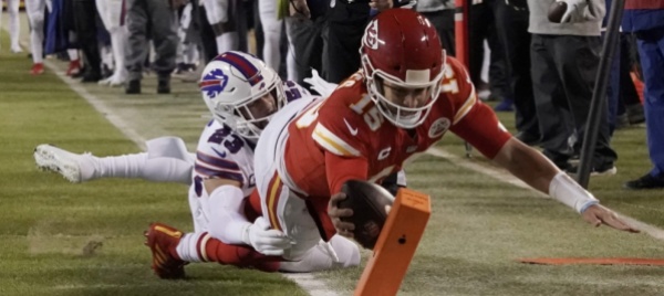 playoff-infuocati-sfida-da-favola-tra-mahomes-e-allen