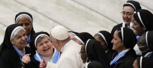 suore-trattate-come-serve-dai-prelati-il-papa-contro-gli-abusi