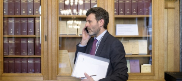 frasi-inaccettabili-balzaretti-bacchetta-politica-francese