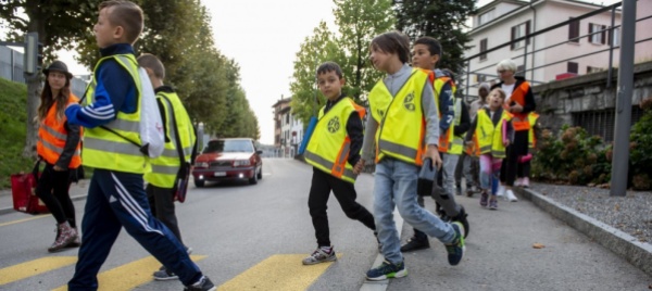 pedibus-intergenerazionale-nel-caffe-narrativo-di-morbio