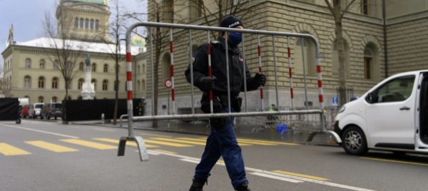 sventata-una-protesta-contro-le-misure-covid-in-piazza-federale