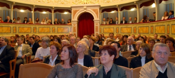 al-teatro-sociale-revocate-da-subito-tutte-le-restrizioni