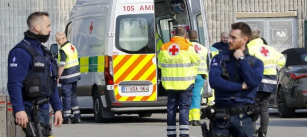 auto-sulla-folla-in-belgio-conducente-negativo-all-etilometro