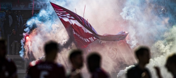 l-acb-fa-tre-su-tre-e-si-avvicina-alla-vetta