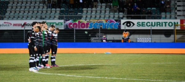 la-swiss-football-league-scende-in-campo-per-la-solidarieta
