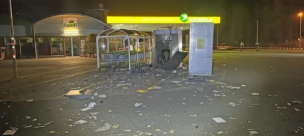 salta-un-bancomat-nel-canton-lucerna-ladri-in-fuga