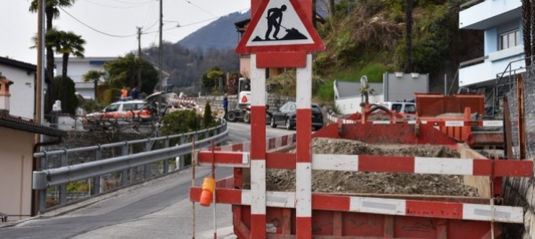 schiacciato-sotto-un-escavatore-a-gordola-gravi-ferite