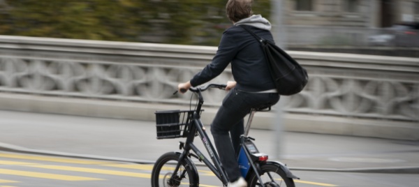 da-domani-per-le-e-bike-obbligo-di-luci-accese-anche-di-giorno