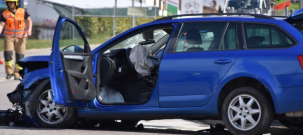 ferito-seriamente-52enne-finito-contro-un-muro-in-auto