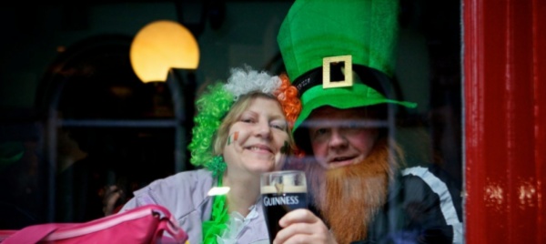 fiumi-di-birra-a-dublino-dopo-due-anni-torna-san-patrizio