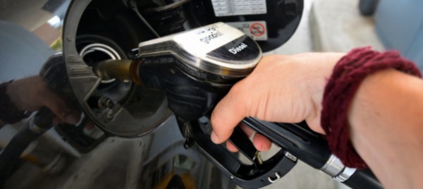 caro-carburante-la-politica-preoccupata-interpella-il-governo