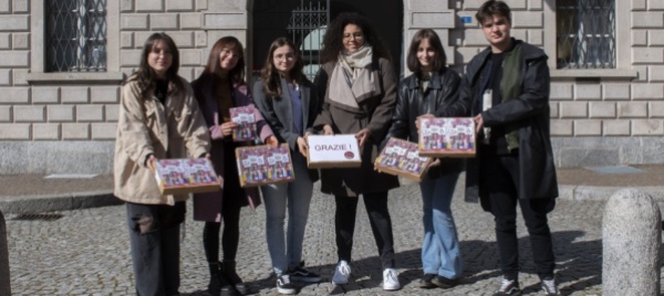 prodotti-igienici-gratis-a-scuola-la-giso-consegna-1-628-firme