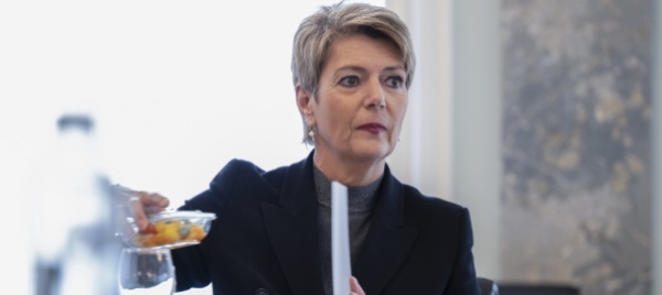 keller-sutter-nessuna-disparita-di-trattamento-fra-rifugiati
