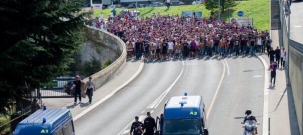 lugano-blocchi-stradali-per-il-corteo-dei-tifosi-renani