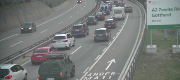 un-giovedi-santo-di-attese-in-colonna-verso-sud